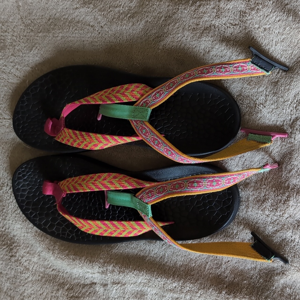 Chaco Excellent Condition thong interchangeable fabric Reversiflip